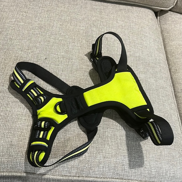 No Pull Dog Harness Med. Reflective, Handle,Adjustable 2 Metal Leash Attachment - Picture 1 of 7